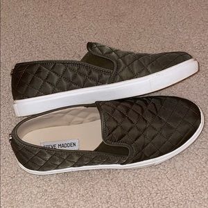 Steve Madden Ecentrcq Slip-On Sneaker - Dark Green